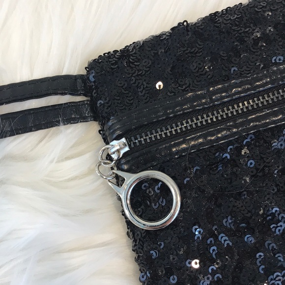 Sparkly sequin black wristlet - Picture 6 of 6